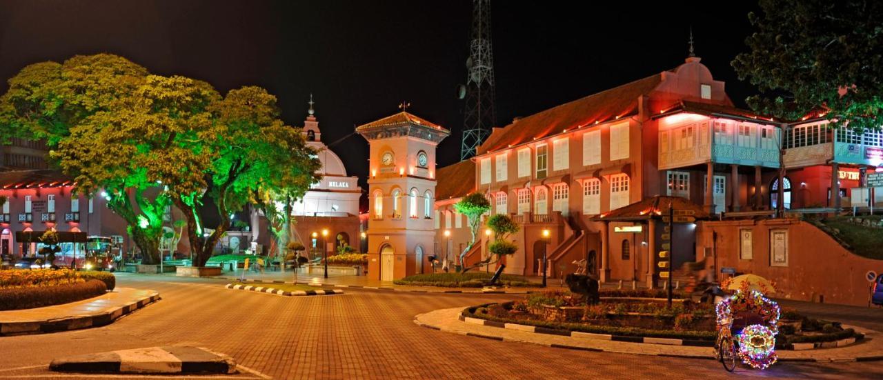 Cozy Riverside Hotel Malacca Exterior photo